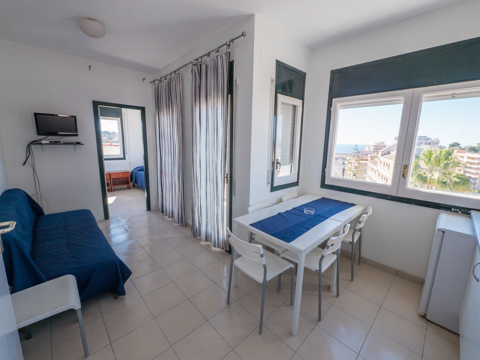 Фото Apartaments Ar Melrose Place