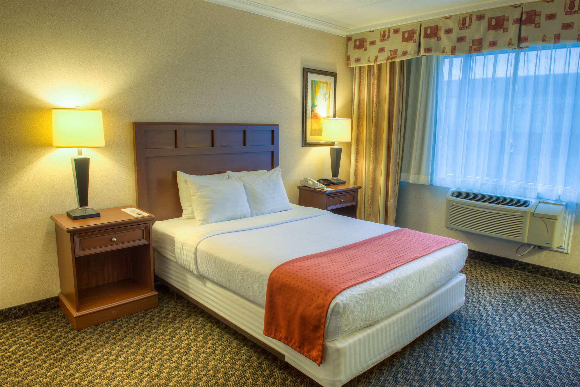 Фото Four Points by Sheraton Windsor Downtown