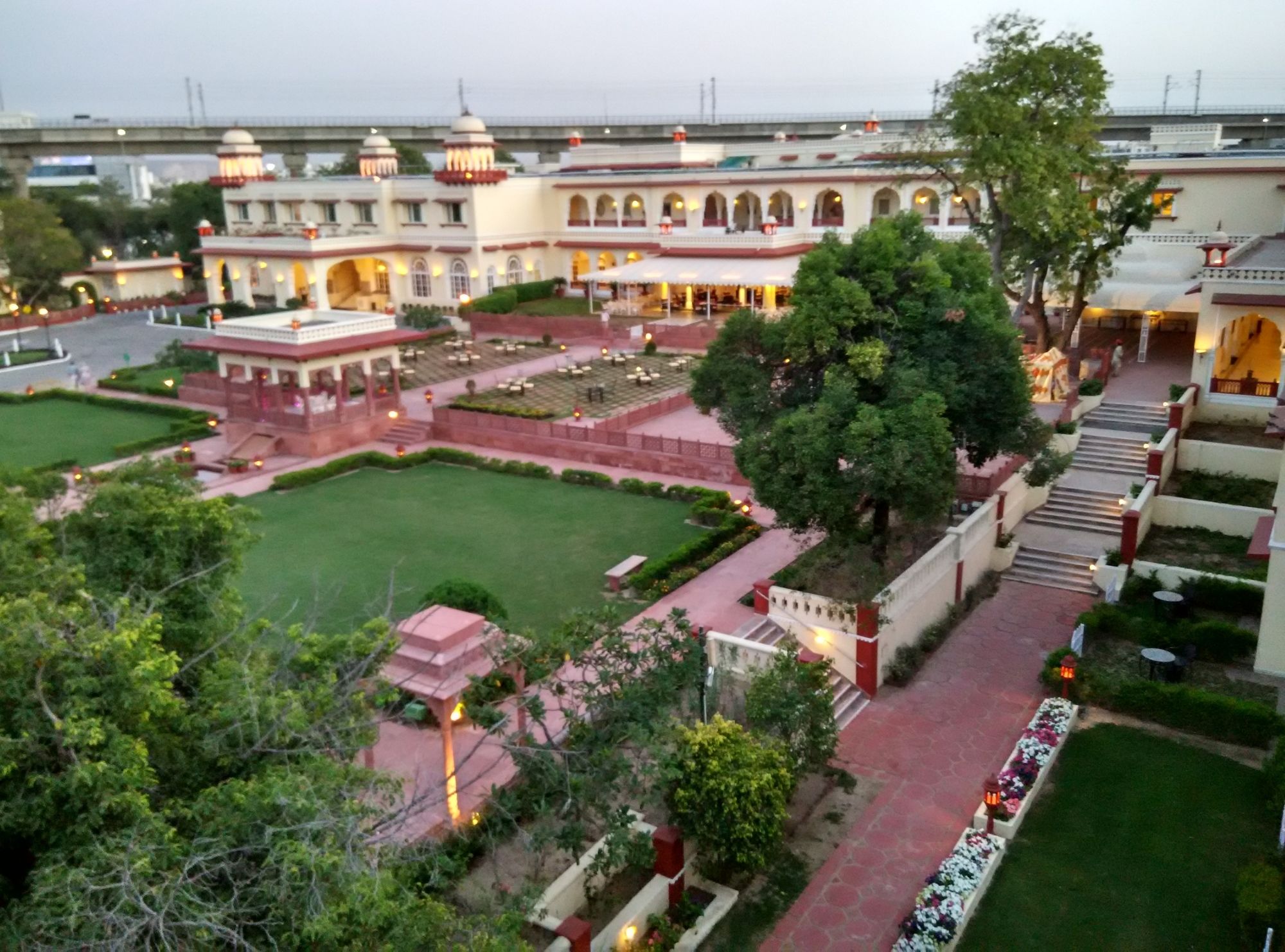 Фото Jai Mahal Palace