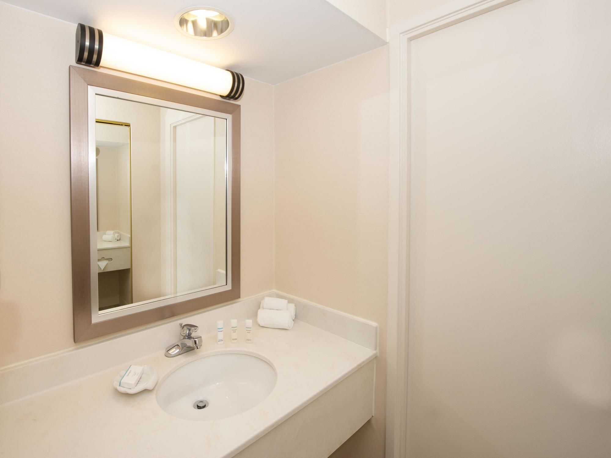 Фото Hampton Inn Terre Haute