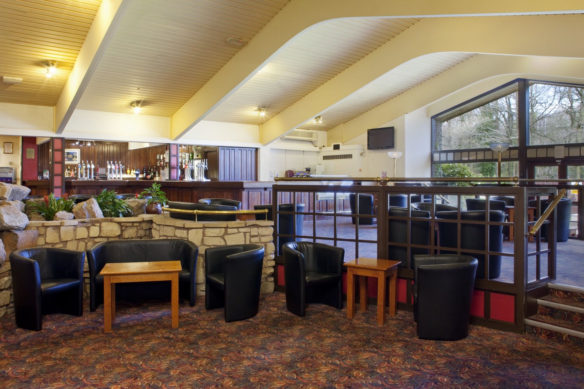 Фото Holiday Inn Newport, an Ihg Hotel