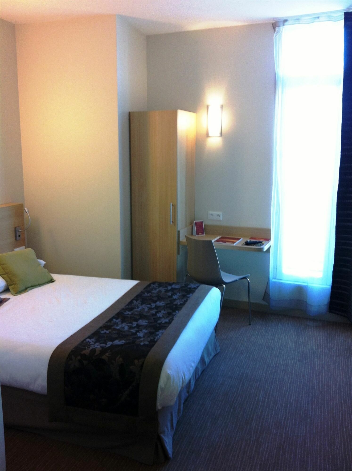 Фото Ibis Styles Marseille Gare Saint-Charles