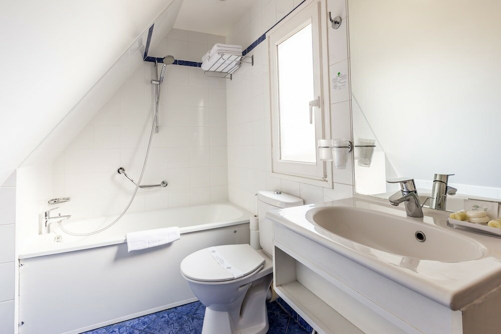 Фото Austin's Saint Lazare Hotel