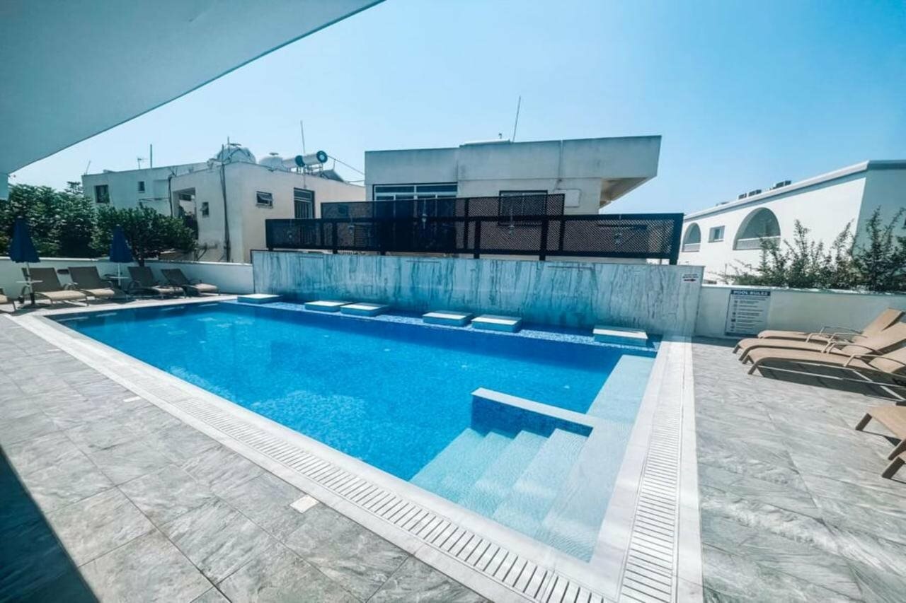 Фото Sunny Blue Hotel