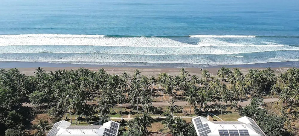 Фото Cocomar Beachfront Hotel and Island Resort