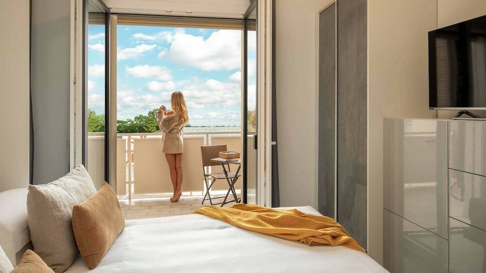 Фото Hotel Domidea