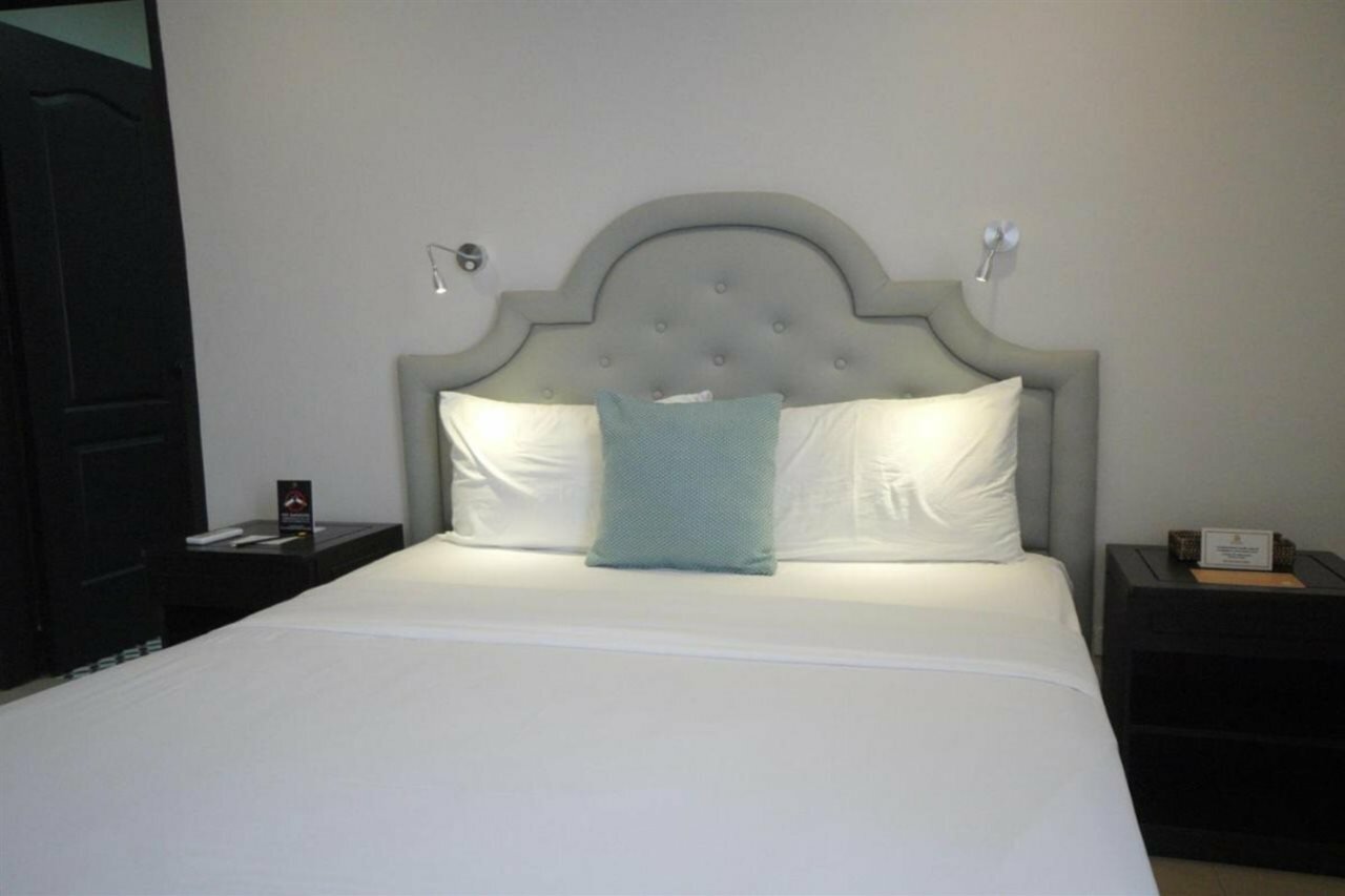 Фото Sta. Barbara Residence Hotel