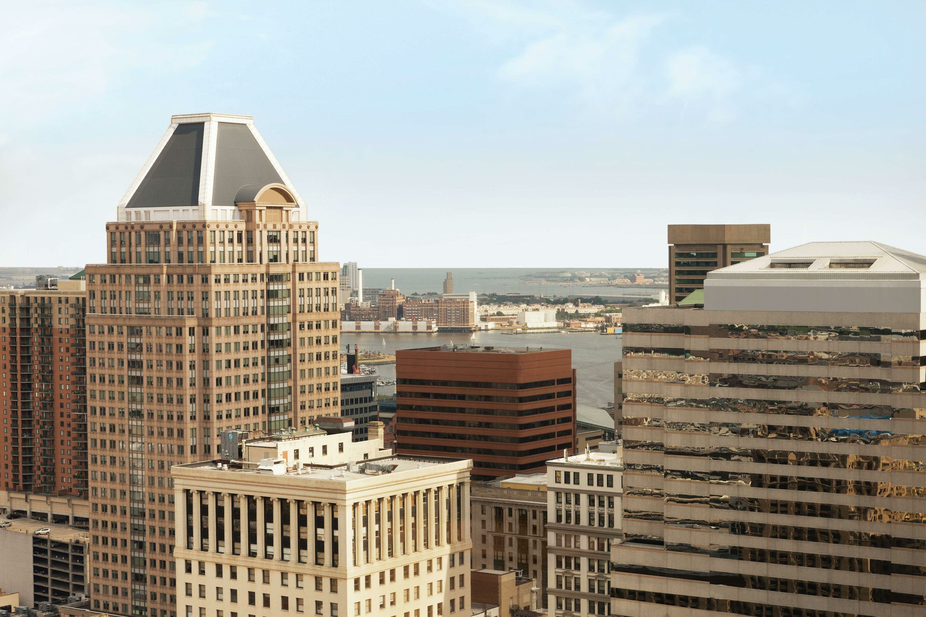 Фото Embassy Suites Baltimore-Downtown