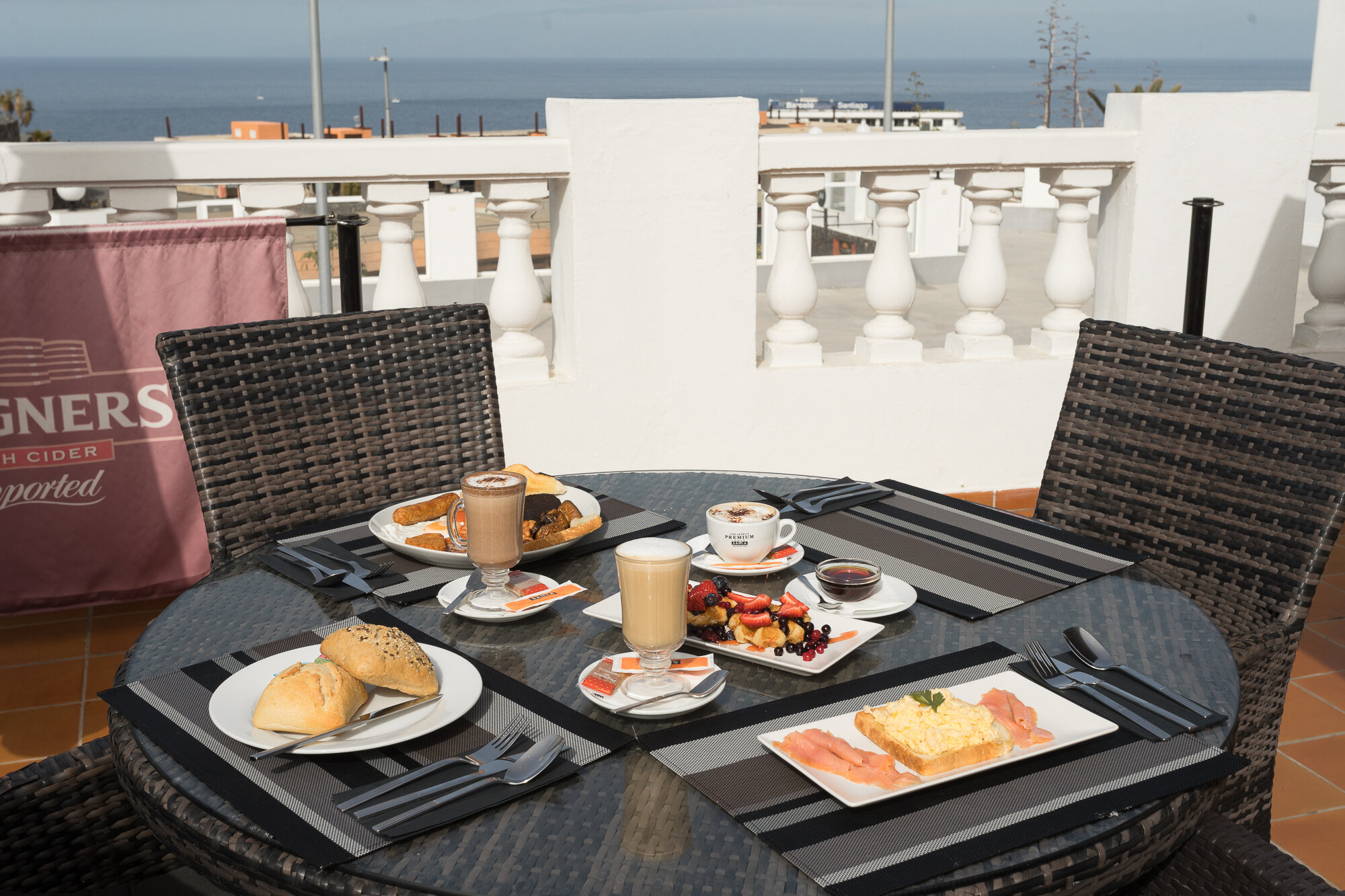 Фото El Marques Palace by Intercorp Hotel Group