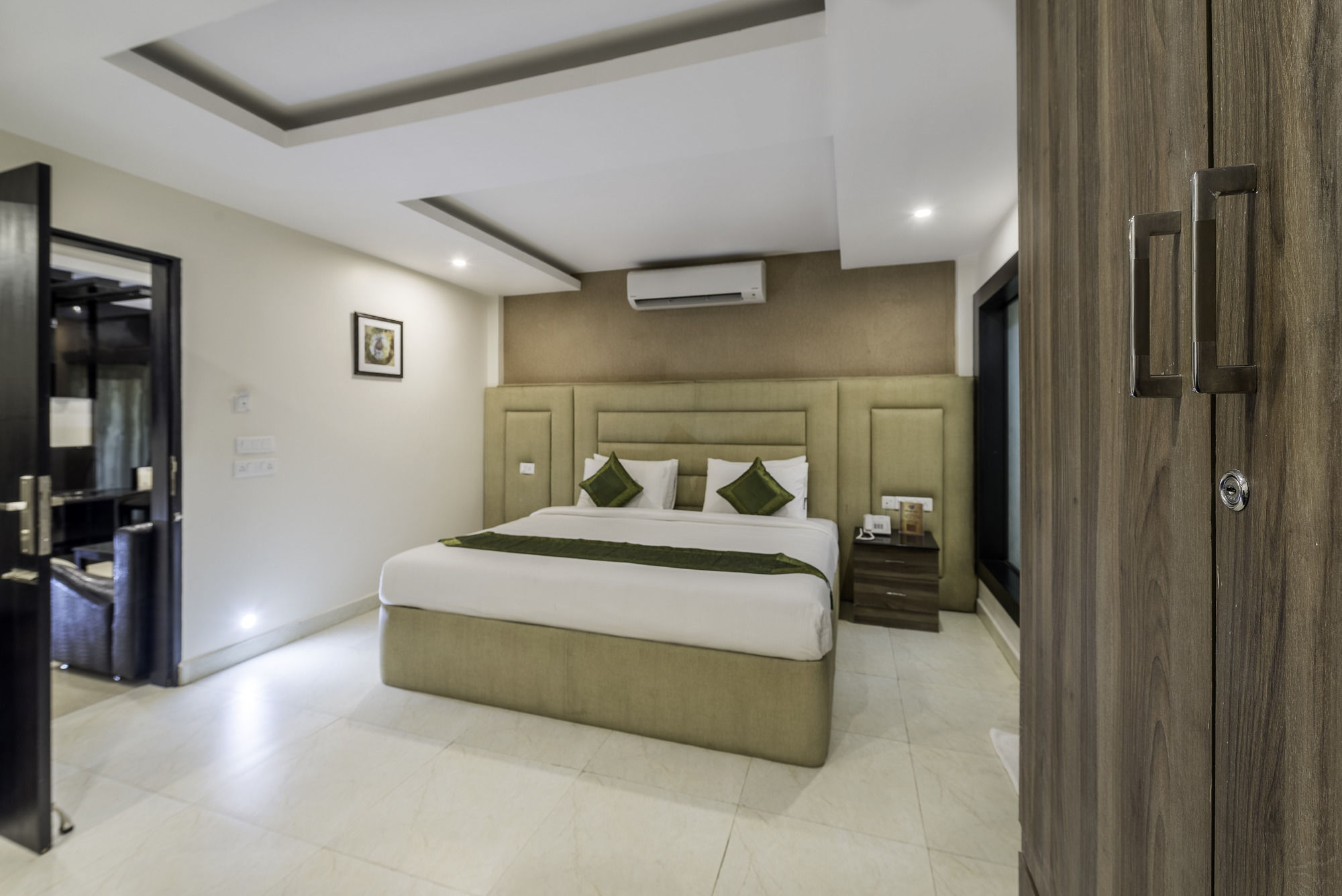 Фото Treebo Trend Elan