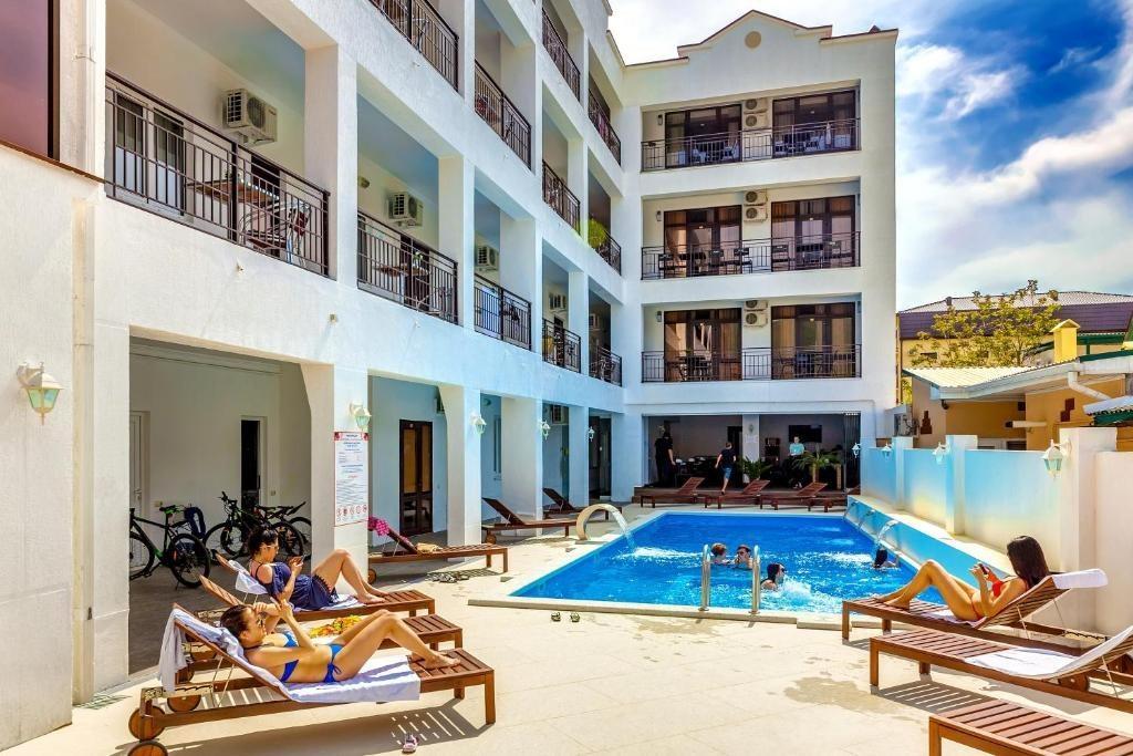 Фото Азария