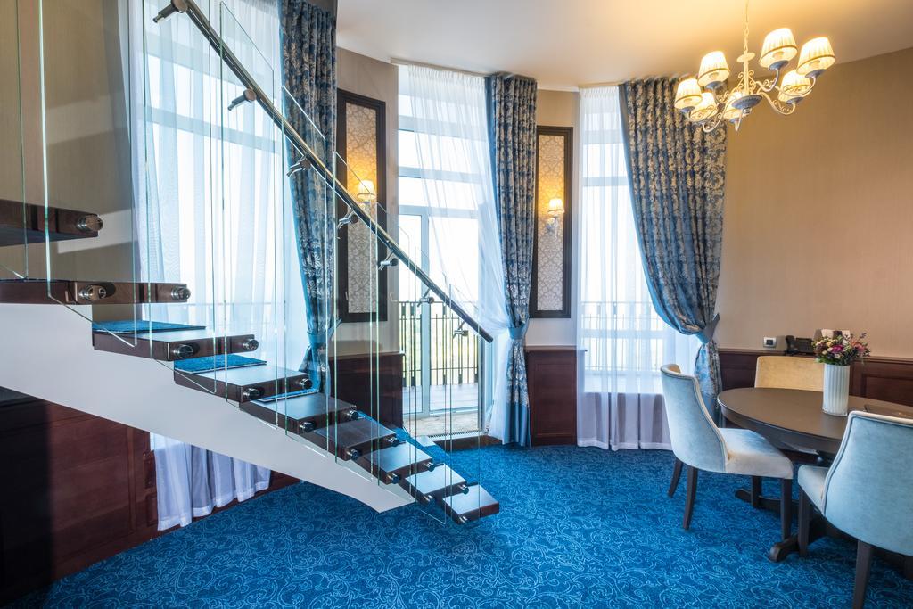 Фото Томь Ривер Плаза