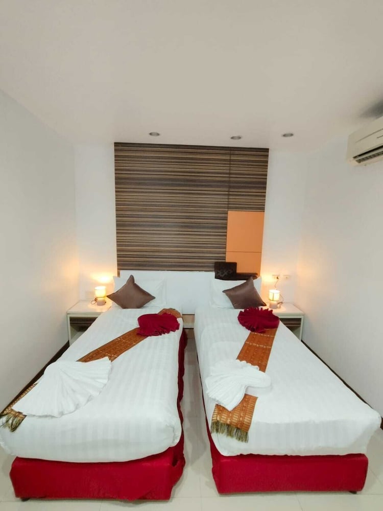 Фото Patong Max Value Hotel