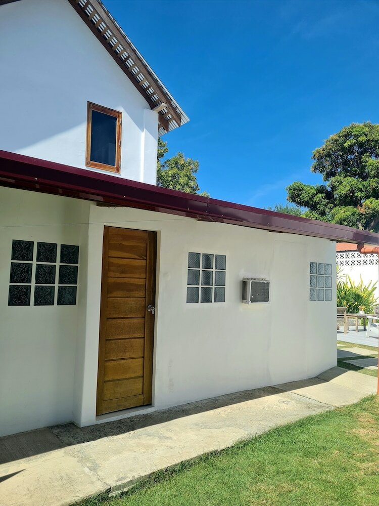 Фото 148 Guesthouse and Resort