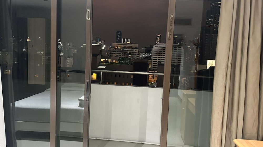 Фото Omni Tower Direct Rooms Sukhumvit Soi 4