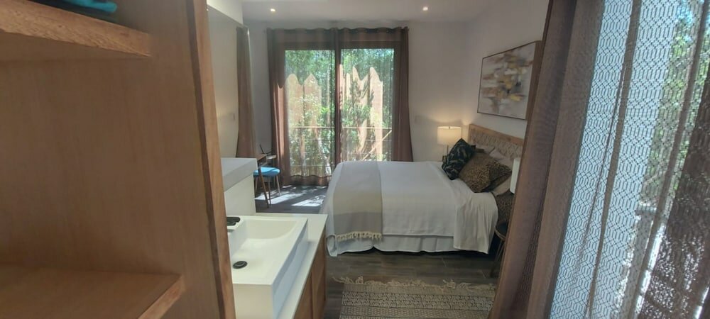 Фото Increíble Townhouse con piscina privada