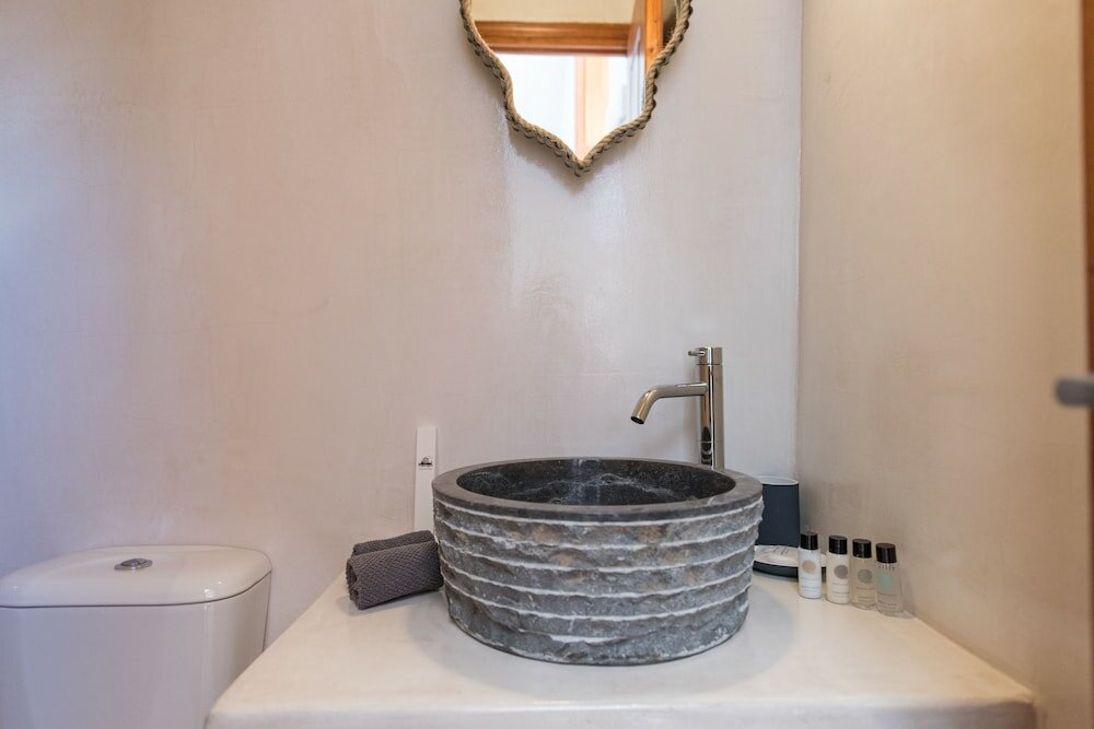 Фото Aenaon Estate 1896 by K&k