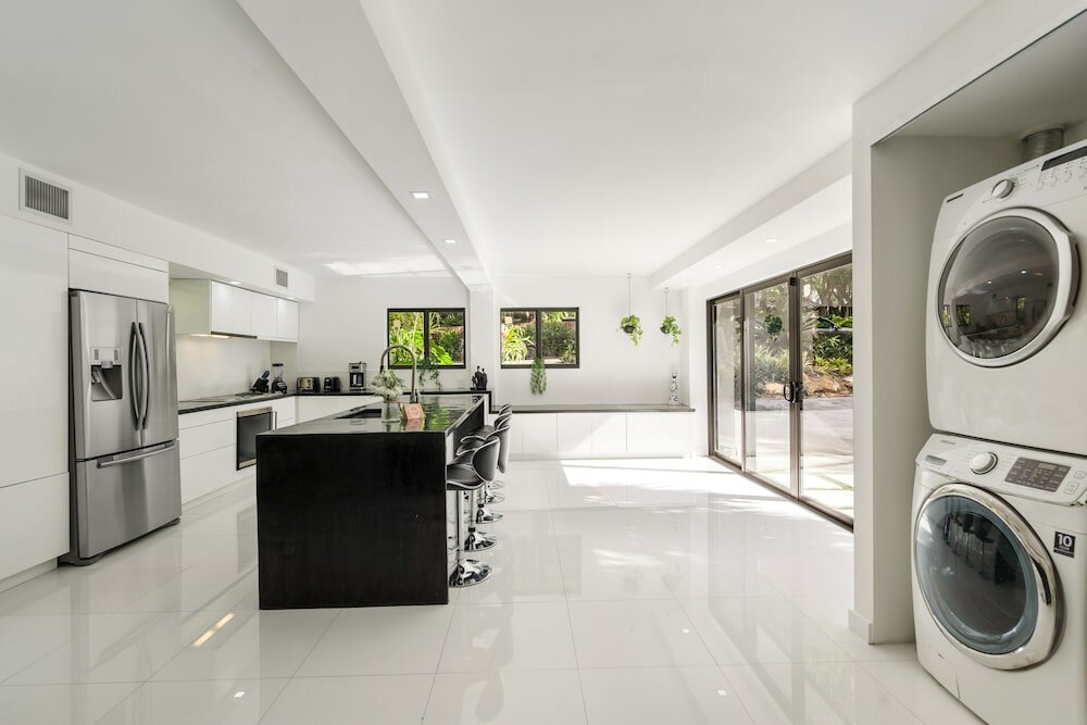 Фото Spacious Brand New 3bd Family House