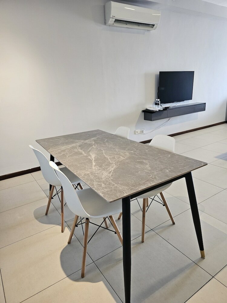 Фото The Landmark by The Only Bnb