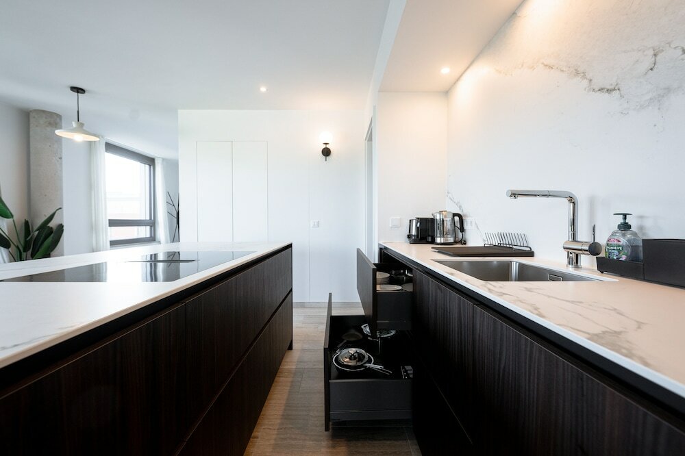 Фото Pristine 2br Apt in Ville Haute District