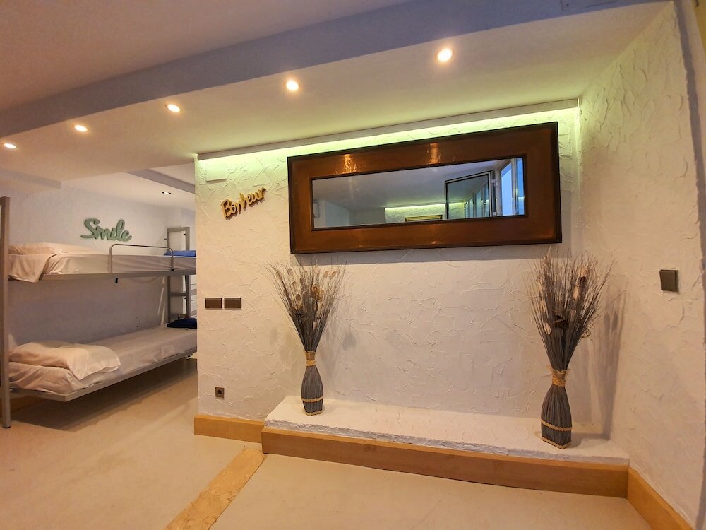 Фото Y Hostel Albergue Juvenil