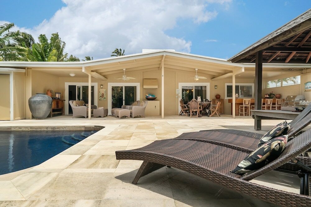 Фото Kailua Beachside 4 Bedroom Home by Redawning
