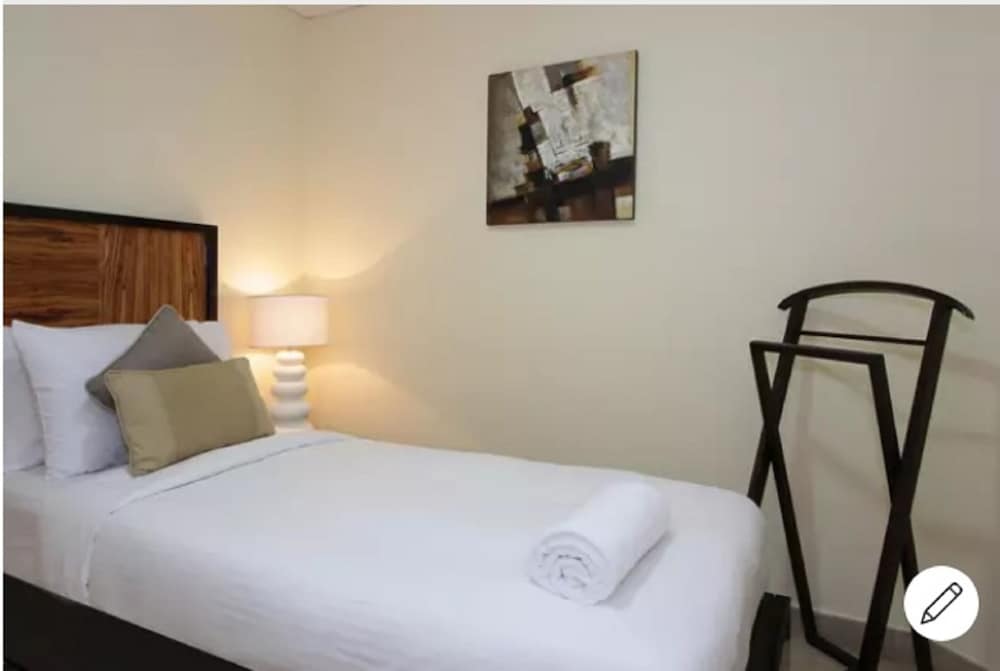 Фото Private Beach Shoreline Luxurious Apartment