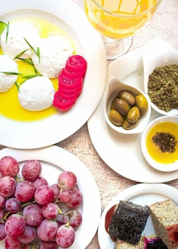 Фото Modern Downtown 3br by Ahlan Hospitality