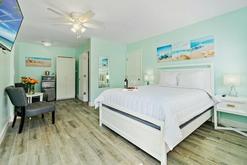 Гостиница Hollywood Beachside Boutique Suites в Голливуде