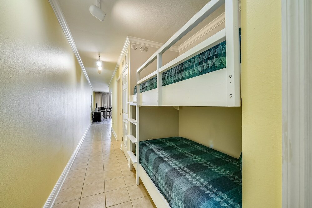 Фото Emerald Beach by Book That Condo