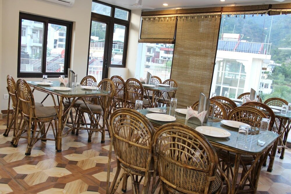 Фото Hotel Yog Tapovan