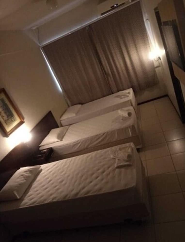 Фото Harbor Inn Jaraguá