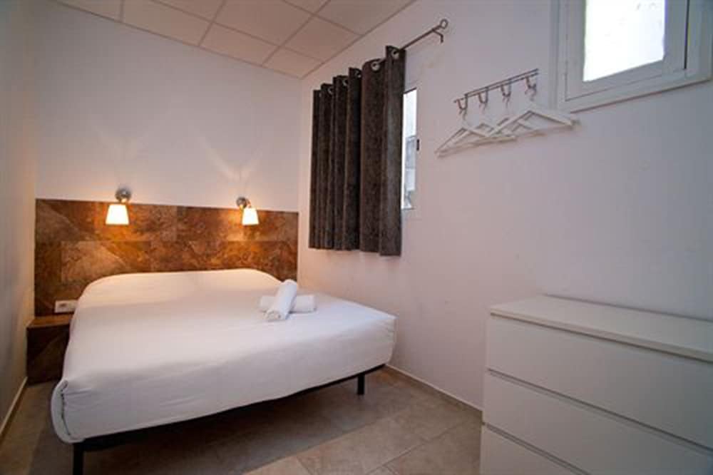 Фото Hostal Martinval