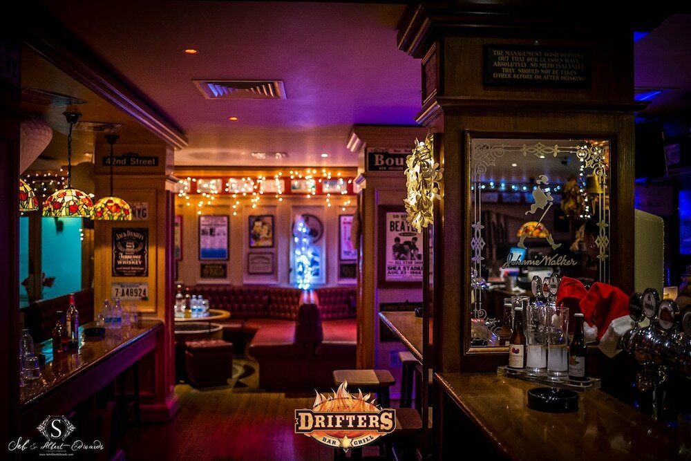 Фото Pigeon Beach Hotel Apartments