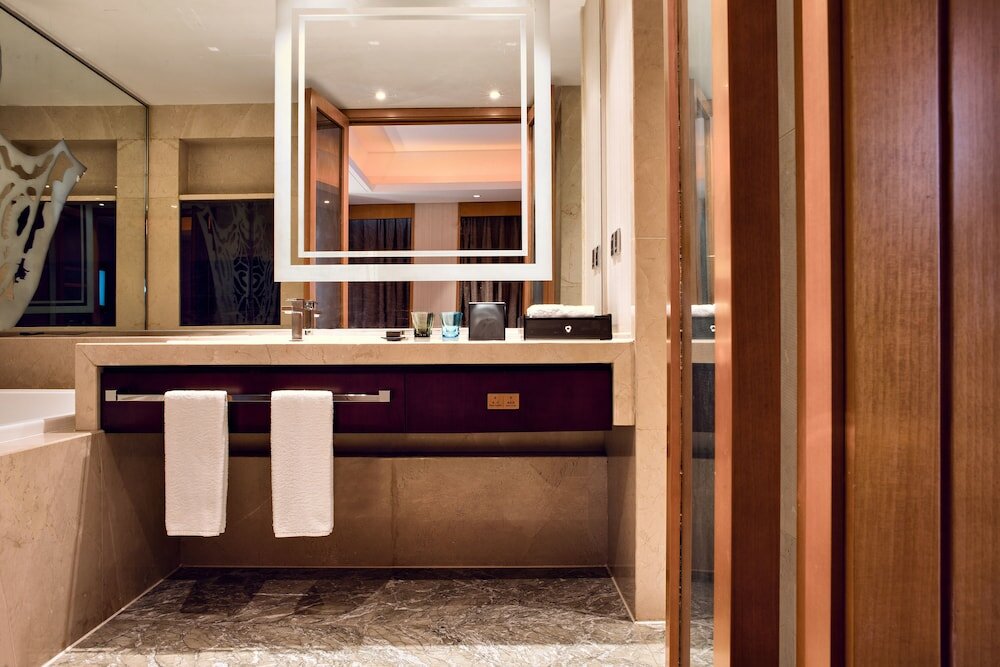 Фото Lia Chengdu Hotel