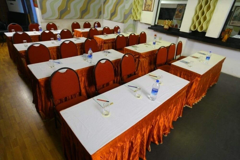 Фото Collection O 28825 Oriental Inn