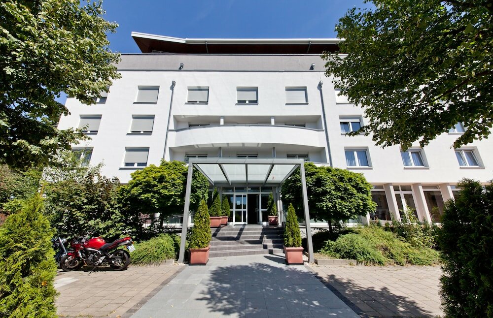Фото Hotel Aviva
