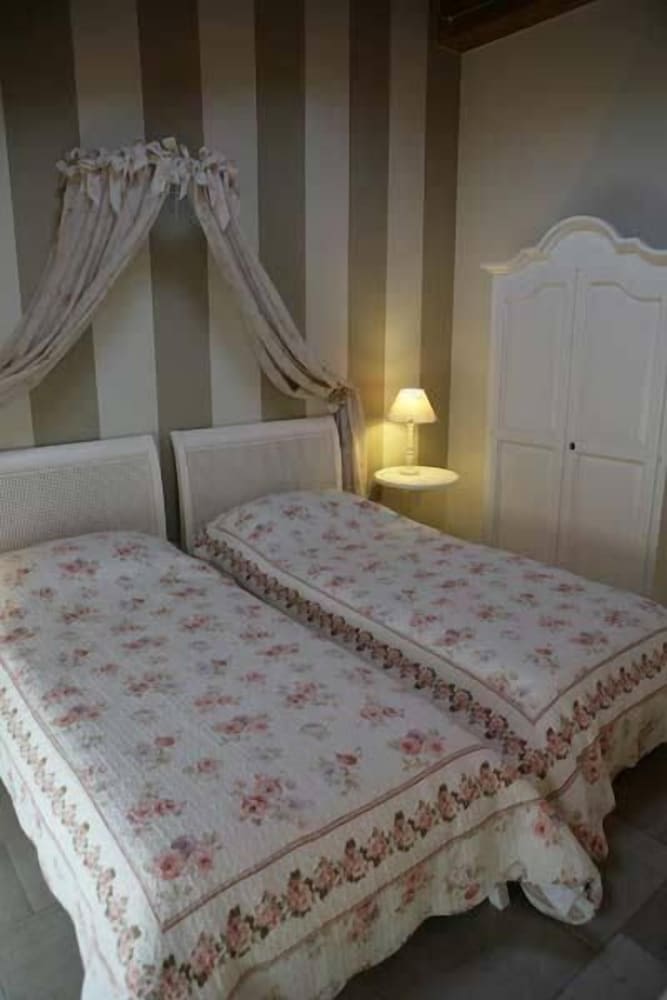 Фото Otto Ducati d'Oro