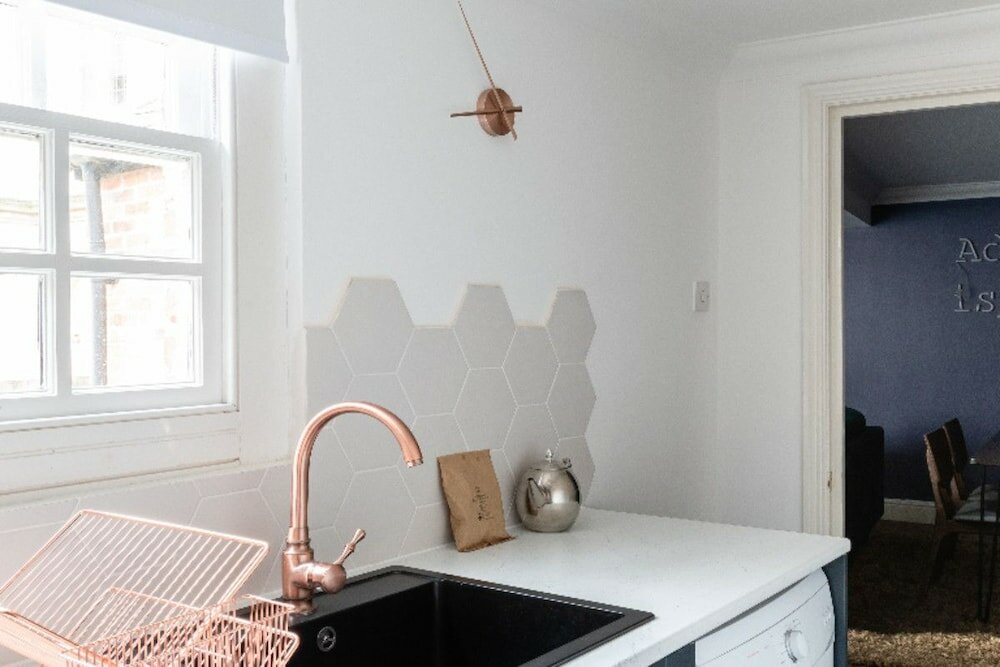 Фото The Historic Gem - Sleek & Central 3bdr Maisonette