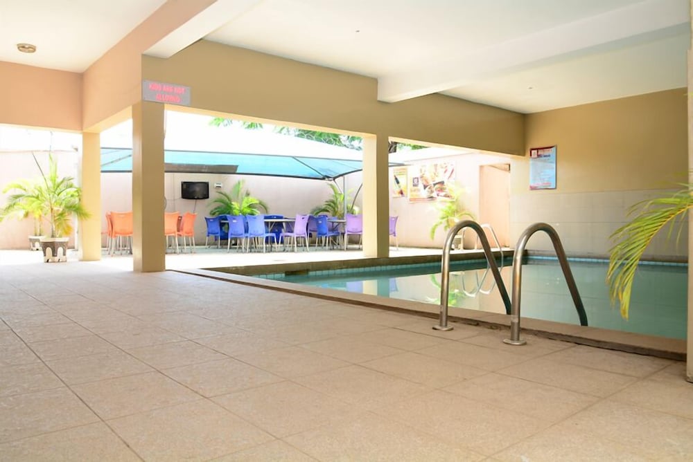 Фото Marvel Hotel Suites