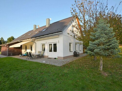 Гостиница Spacious Villa in Nemojov Bohemian With Swimming Pool