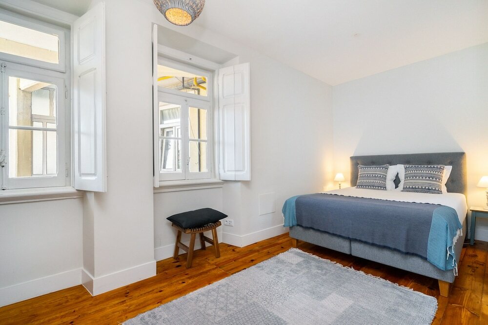 Фото Luxurious Art Deco 3 Br