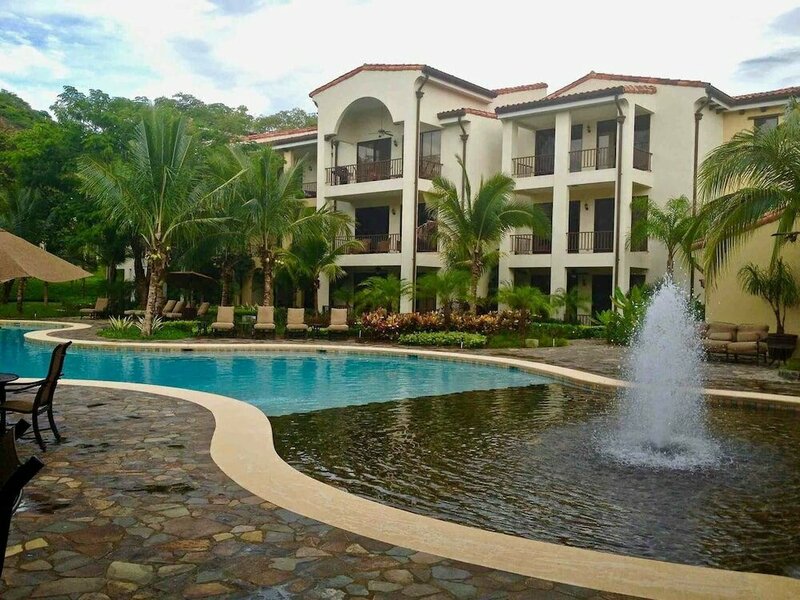 Гостиница Well-decorated 3rd-floor Unit With Unique Designs and Mountainview in Coco