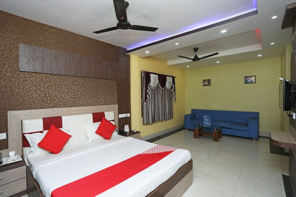 Фото Oyo 25006 Hotel tr Palace