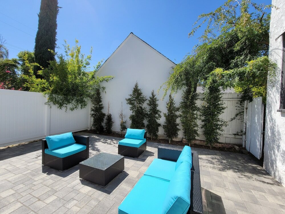 Фото Luxurious Studio City Home