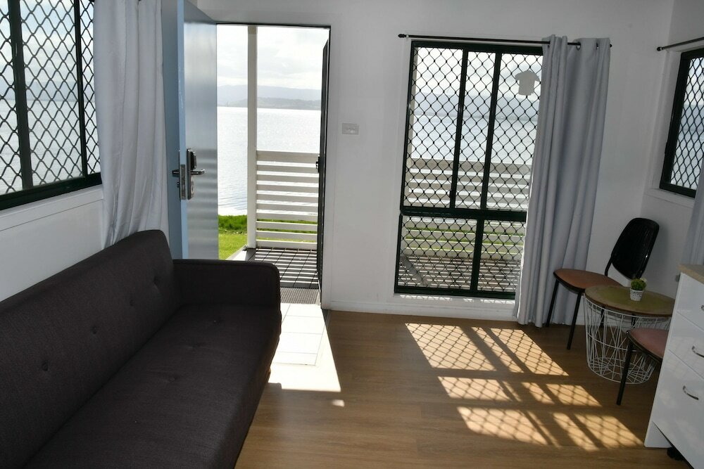 Фото Lakeside Inn Illawarra