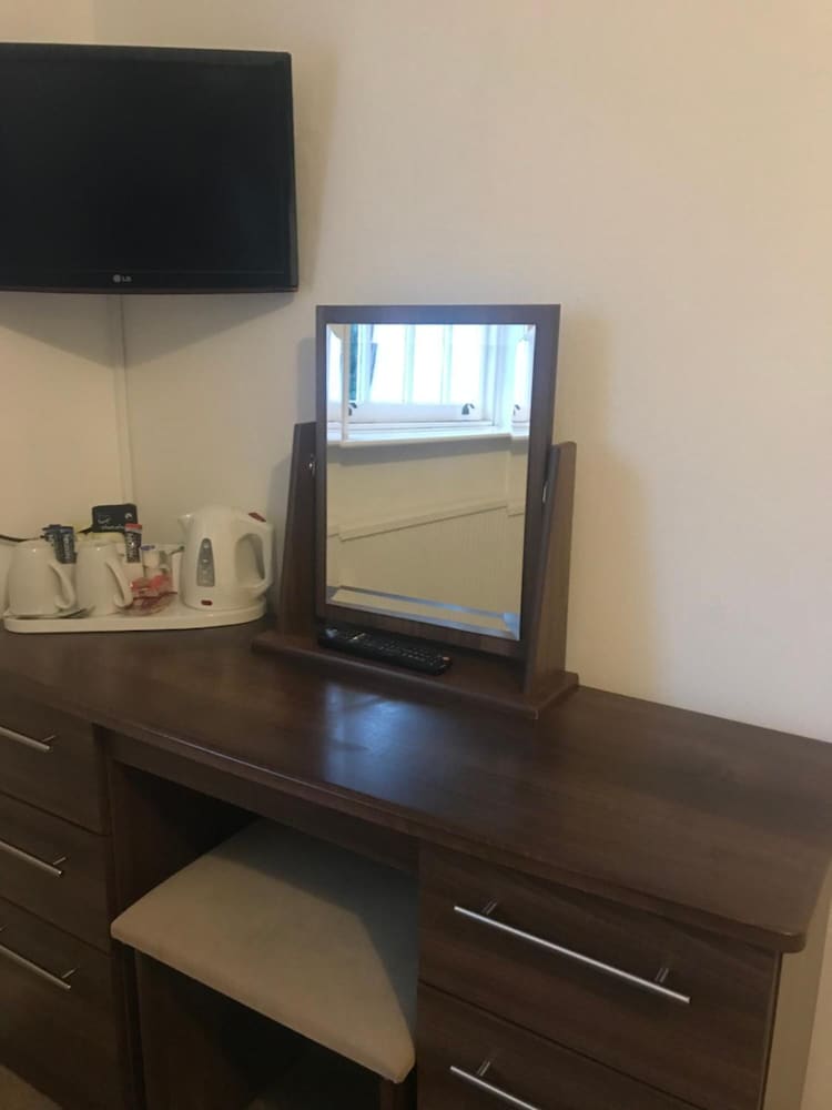 Фото The Mill House Hotel