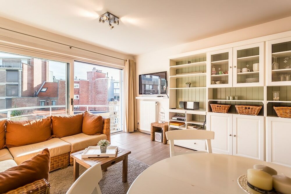 Фото Gaston Lejeune 304