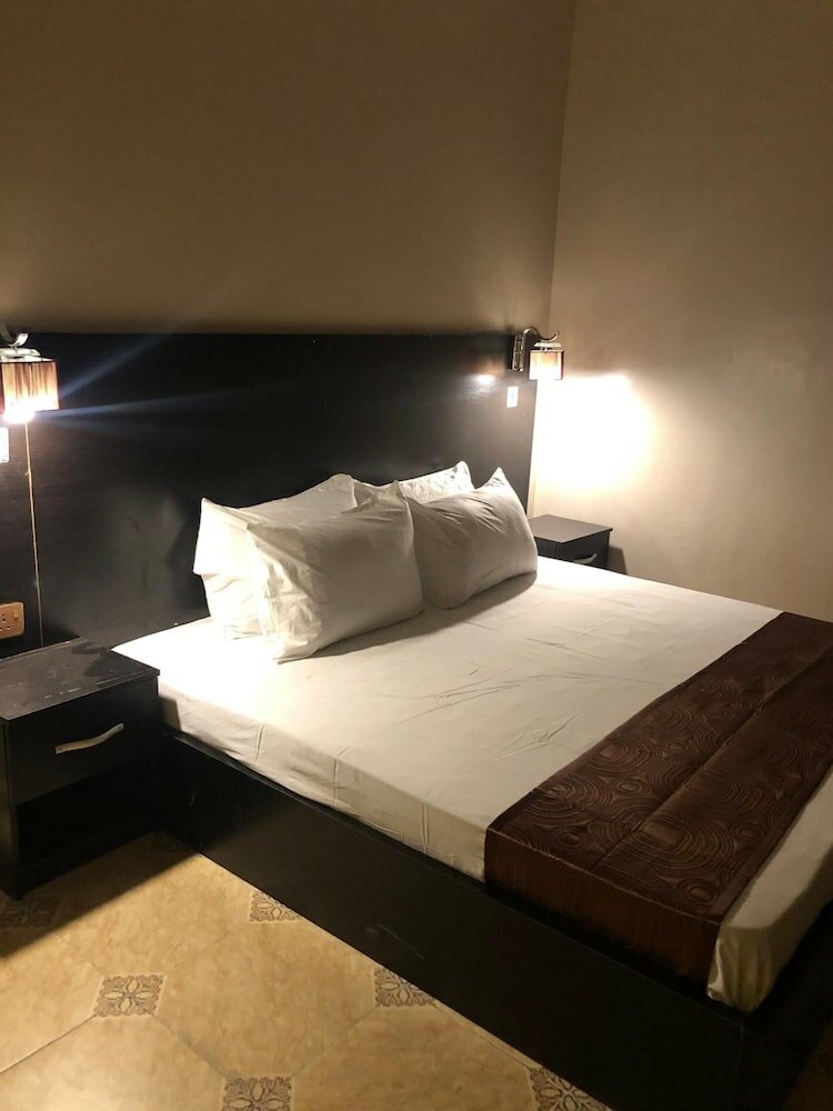 Фото Posh Apartments Bussiness Hotel