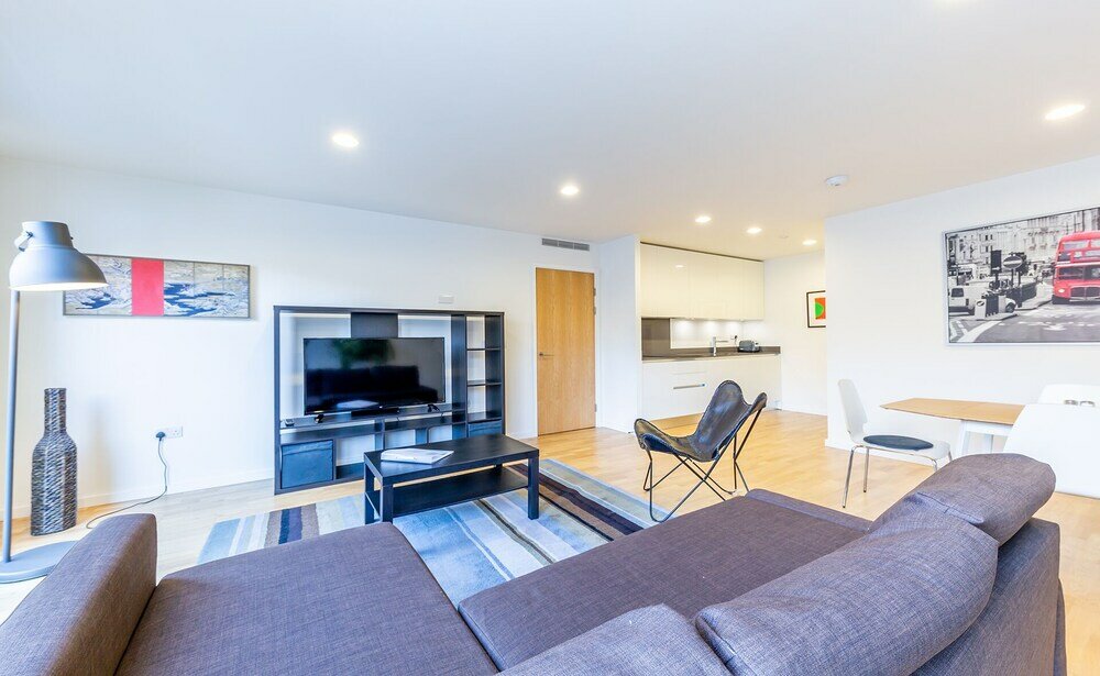 Фото 1 Bed Stylish Apartment with WiFi & Aircon